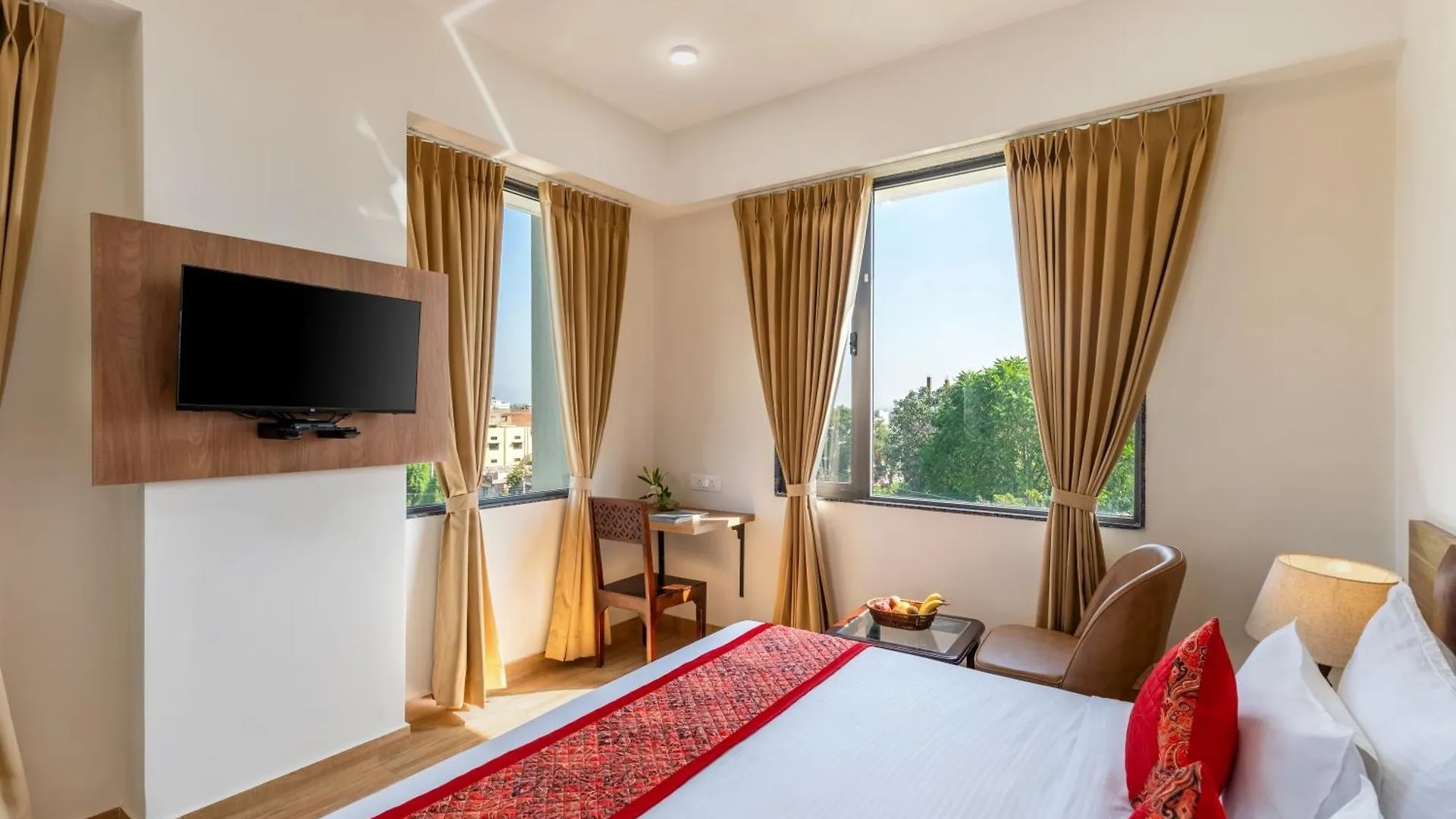 Hotel De Glance - A Corporate Hotel Near To Railway Station 烏代浦