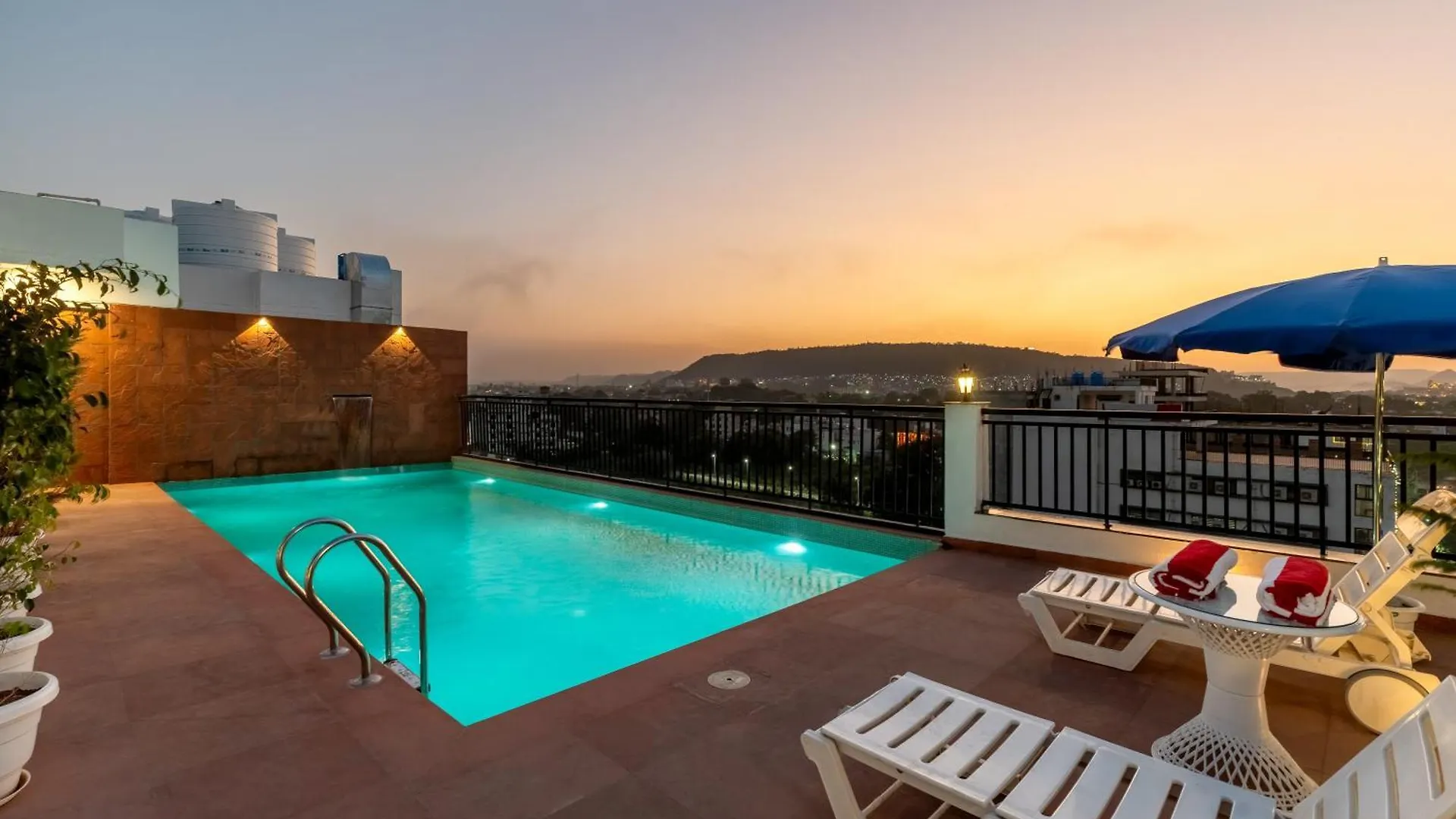 Hotel De Glance - A Corporate Hotel Near To Railway Station 우다이푸르