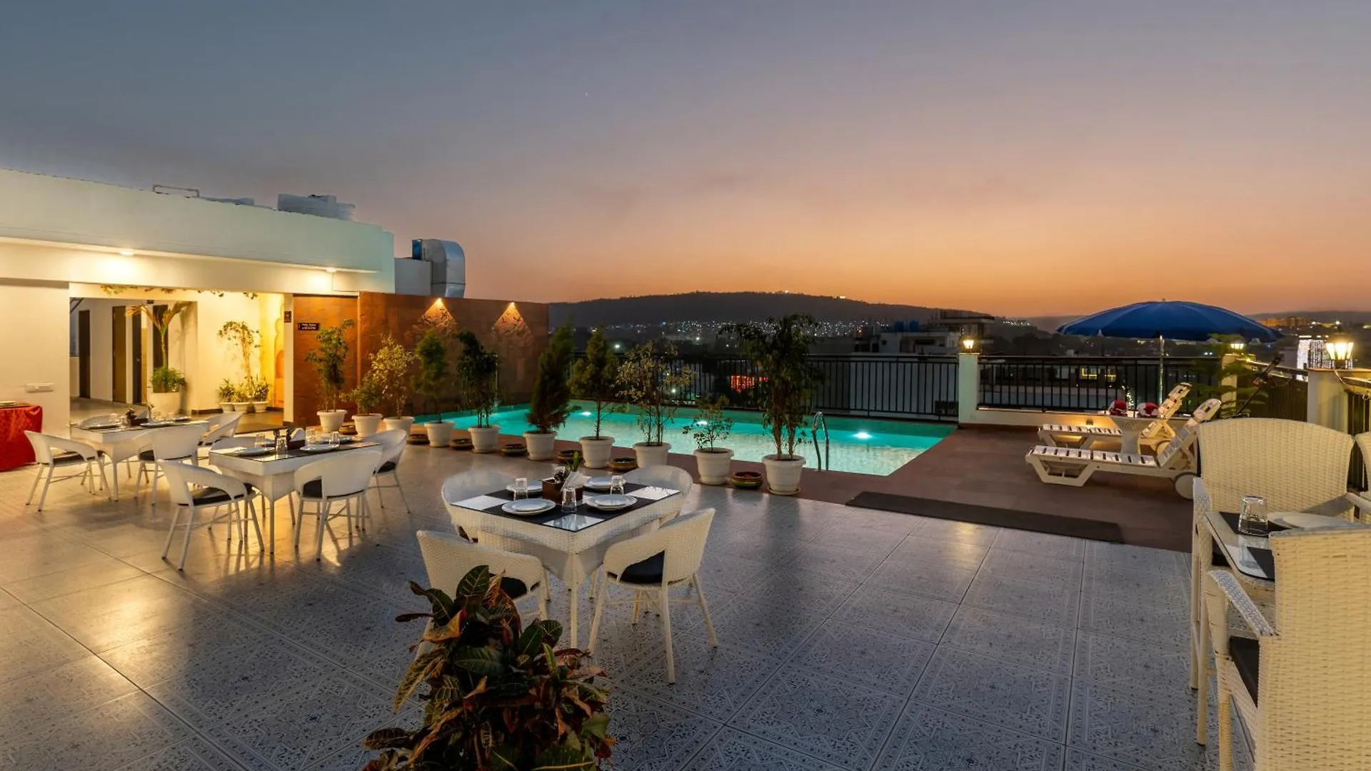 Hotel De Glance - A Corporate Hotel Near To Railway Station 우다이푸르